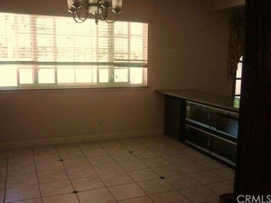 FAMILY DINNING ROOM OPEN TO KITCHEN & FAMILY ROOM