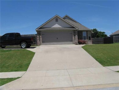 1514 Leesburg Ave, Springdale, AR 72764 - photo 3