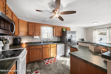 176 Poplar St, Archbald, PA 18403 - photo 5