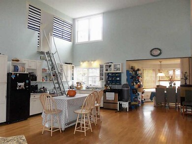 272 Mitchells Ln, Middletown, RI 02842 - photo 4