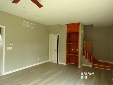 608 S Locust St, Ottawa, KS 66067 - photo 3