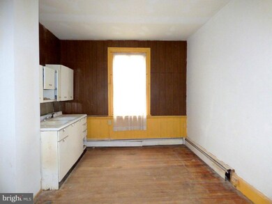 20105 Fisher Ave, Poolesville, MD 20837 - photo 2