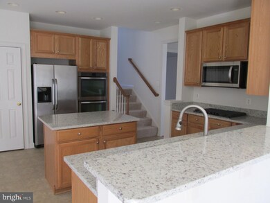 16451 Hayes Ln, Woodbridge, VA 22191 - photo 4