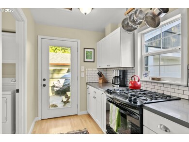 2615 SW Custer St, Portland, OR 97219 - photo 5