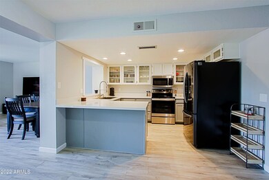 Dining/kitchen