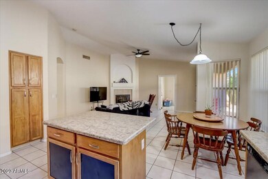 10-W Palm Ln-010