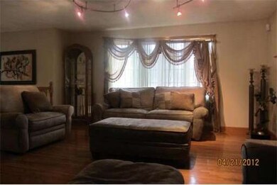 28 Blakely Cir, Randolph, MA 02368 - photo 2