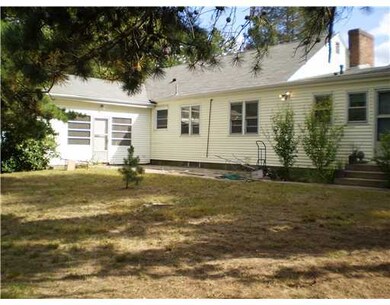 1 Kiwanee Rd, Warwick, RI 02888 - photo 3