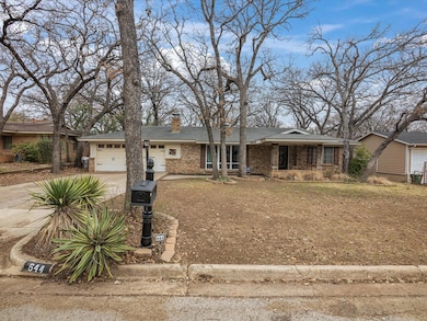 644 Ponderosa Dr, Hurst, TX 76053 - photo 2