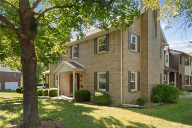 Looks like a single family, yet maintenance free!!