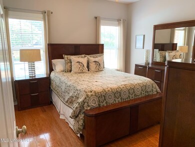 Bedroom Photo 1