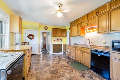 82 Douglas St, Uxbridge, MA 01569 - photo 7