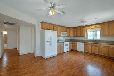 kitchen appliances included