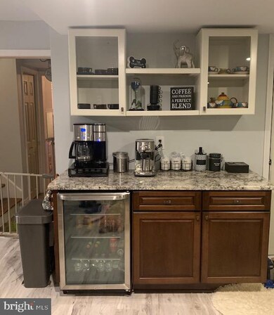 1517 Cromwell Dr, Reading, PA 19610 - photo 3