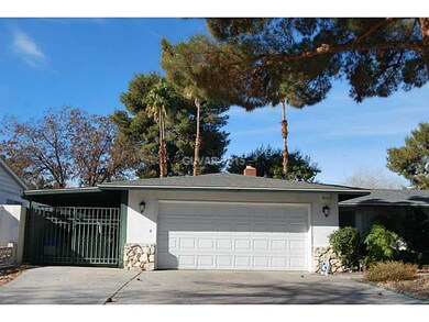4165 E Pinecrest Cir, Las Vegas, NV 89121 - photo 2