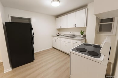 13872 Francis Lewis Blvd unit 2F, Jamaica, NY 11422 - photo 2