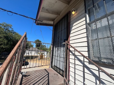 2513 Quintana Rd unit 6, San Antonio, TX 78211 - photo 2