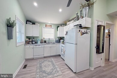 203 E 7th Ave, Ranson, WV 25438 - photo 4