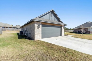 209 Juniper Cir, Noble, OK 73068 - photo 6