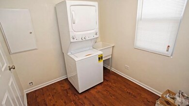 936 N Poplar St, Waukegan, IL 60085 - photo 7