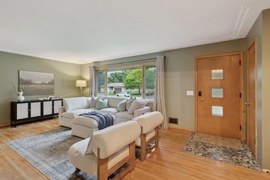 3341 Xenia Ave N, Minneapolis, MN 55422 - photo 6