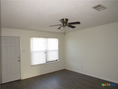 142 Wolf Rd unit A, Copperas Cove, TX 76522 - photo 2