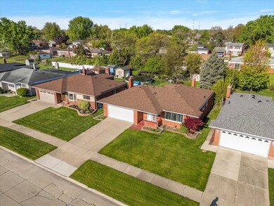 04-30657 Moulin Ave-4