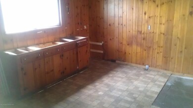 321 Welwood Ave, Hawley, PA 18428 - photo 3