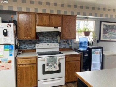 213 NW 4th Ave, John Day, OR 97845 - photo 5