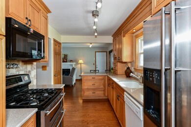 1330 Canyon Run Rd, Naperville, IL 60565 - photo 4