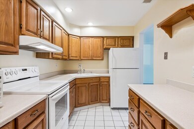 2600 Brookwood Way Dr unit 212, Rolling Meadows, IL 60008 - photo 5