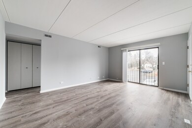 1754 S Washington St unit 1754, Naperville, IL 60565 - photo 2