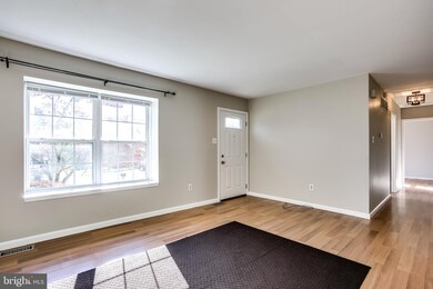 7508 Braemar Ct, Sykesville, MD 21784 - photo 7