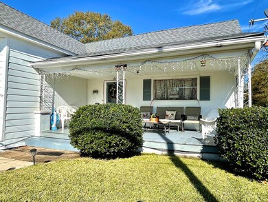 302 W Gallatin St, Hazlehurst, MS 39083 - photo 2