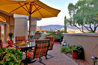 02 - Front Courtyard Entertainment Area