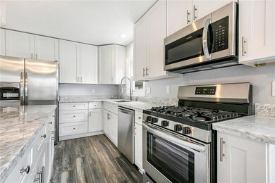 SPARKLING, ALL NEW STAINLESS STEEL APPLIANCES!