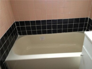 7920 Byron Ave unit 4, Miami Beach, FL 33141 - photo 2