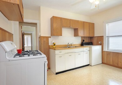 18 Roberts St, Quincy, MA 02169 - photo 3