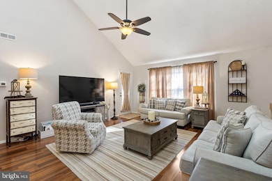 302B Harwood Ct, Mount Laurel, NJ 08054 - photo 4