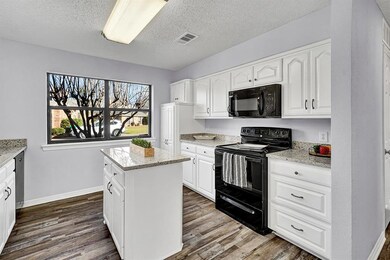 1004 Indian Ridge Dr, Denton, TX 76205 - photo 7