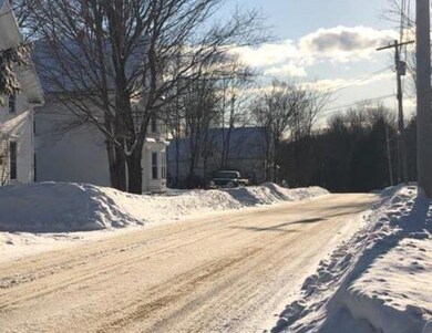 34 Mitchell St, Mechanic Falls, ME 04256 - photo 3