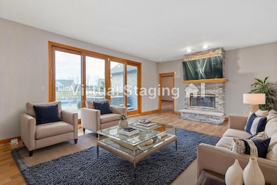 39-web-or-mls-002-(29) - Living Room - M