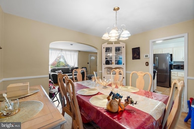 6686 Collinsdale Rd, Parkville, MD 21234 - photo 7