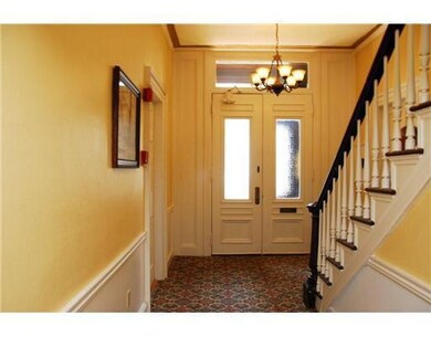 Foyer.