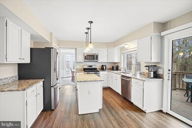 2824 Cleeve Hill Ct, Woodbridge, VA 22191 - photo 7