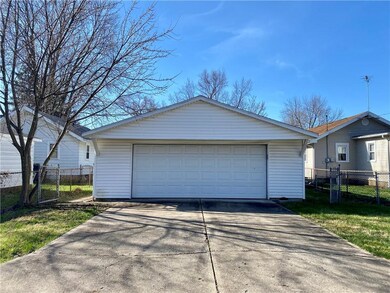 420 W 21st St, Anderson, IN 46016 - photo 2