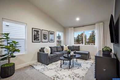 792 Magnolia Ave, Woodburn, OR 97071 - photo 7