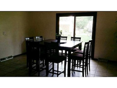 3719 Colonial Dr, Columbus, IN 47203 - photo 5