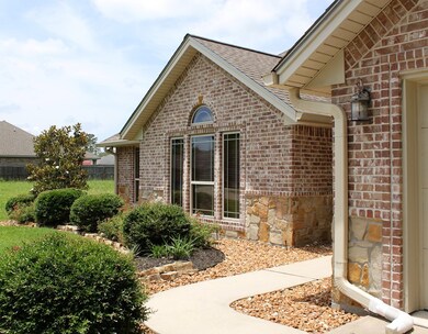 201 Plum Ridge, Lufkin, TX 75904 - photo 2