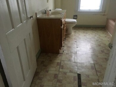 2nd Fllor Full Bath